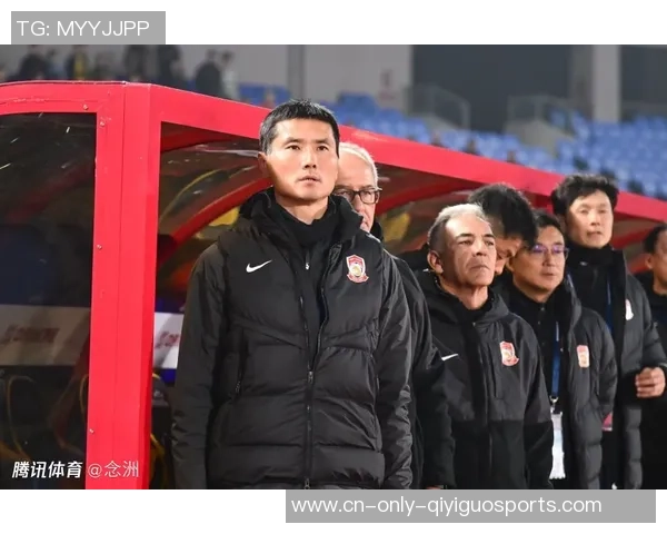 国足怎么赢弱旅？董路给邵佳一支招：2个人怼！相当于姚明易建联